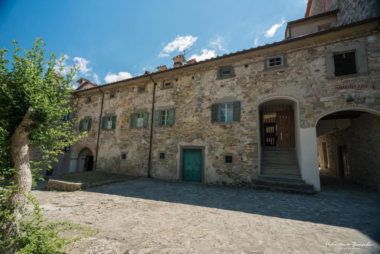 הוילה קיוזי דלה ורנה Castello Di Sarna מראה חיצוני תמונה